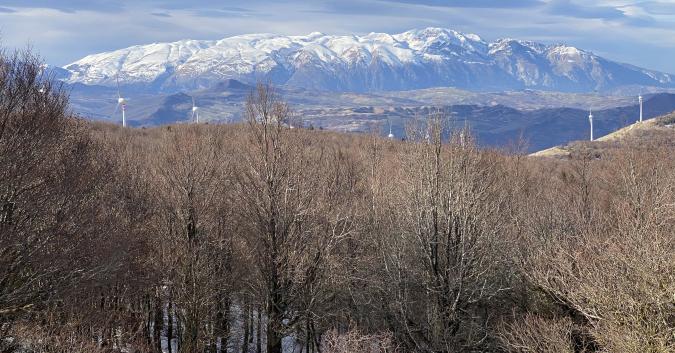 Panorama invernale dalle creste con vista sul Parco Nazionale della Maiella