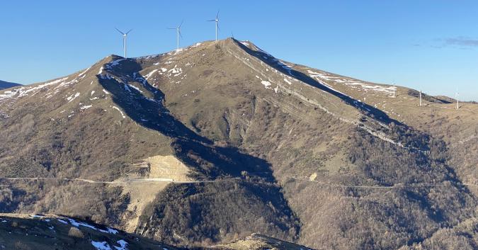 Vista di Colle dell'Albero, la Montagna di Roccaspinalveti, dalla vetta di Monte Castelfraiano